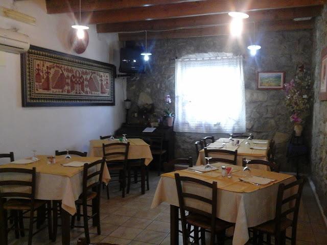 Locanda La Rosa Pauli Arbarei Buitenkant foto