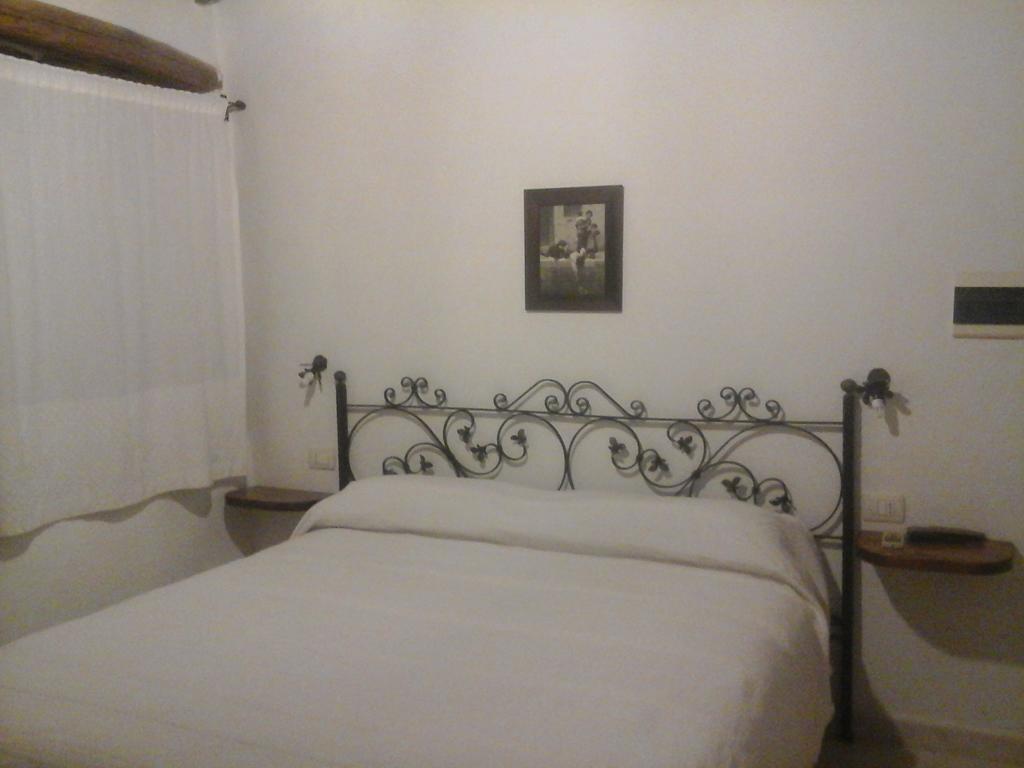 Locanda La Rosa Pauli Arbarei Buitenkant foto