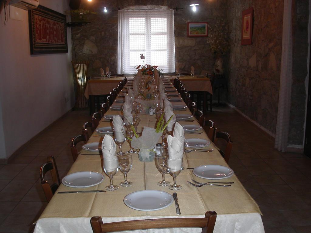 Locanda La Rosa Pauli Arbarei Buitenkant foto