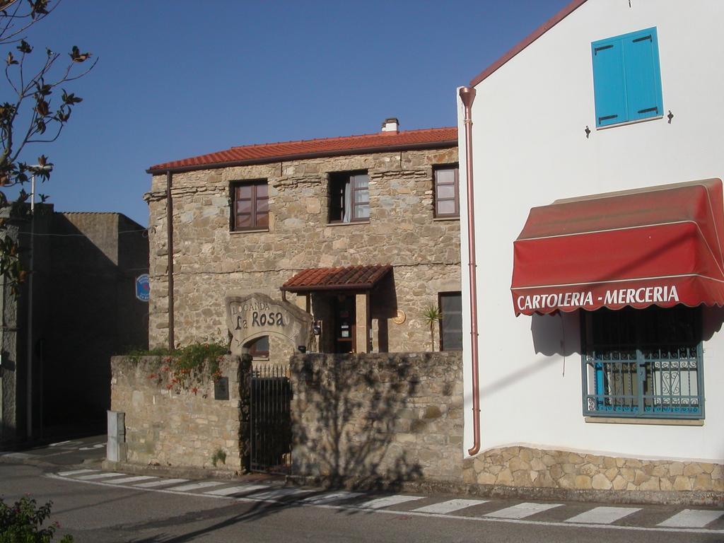 Locanda La Rosa Pauli Arbarei Buitenkant foto