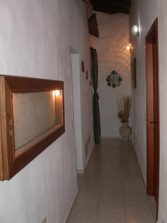 Locanda La Rosa Pauli Arbarei Buitenkant foto